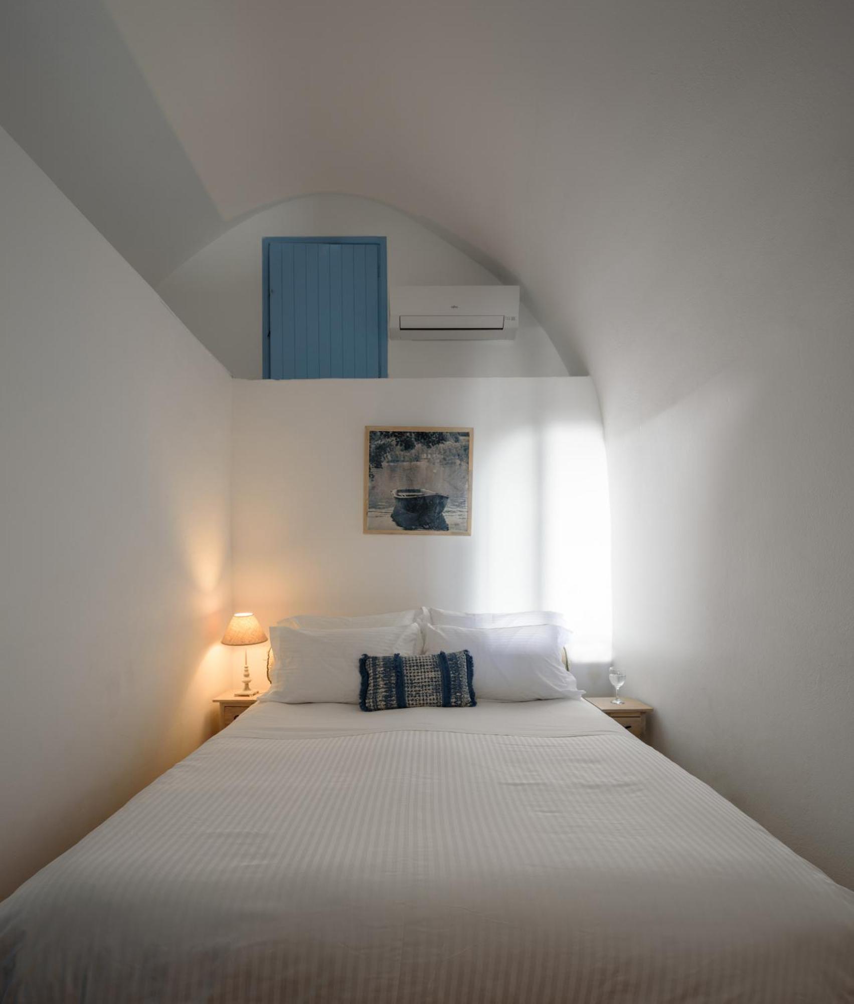 Pantelia Suites Fira  Exteriör bild